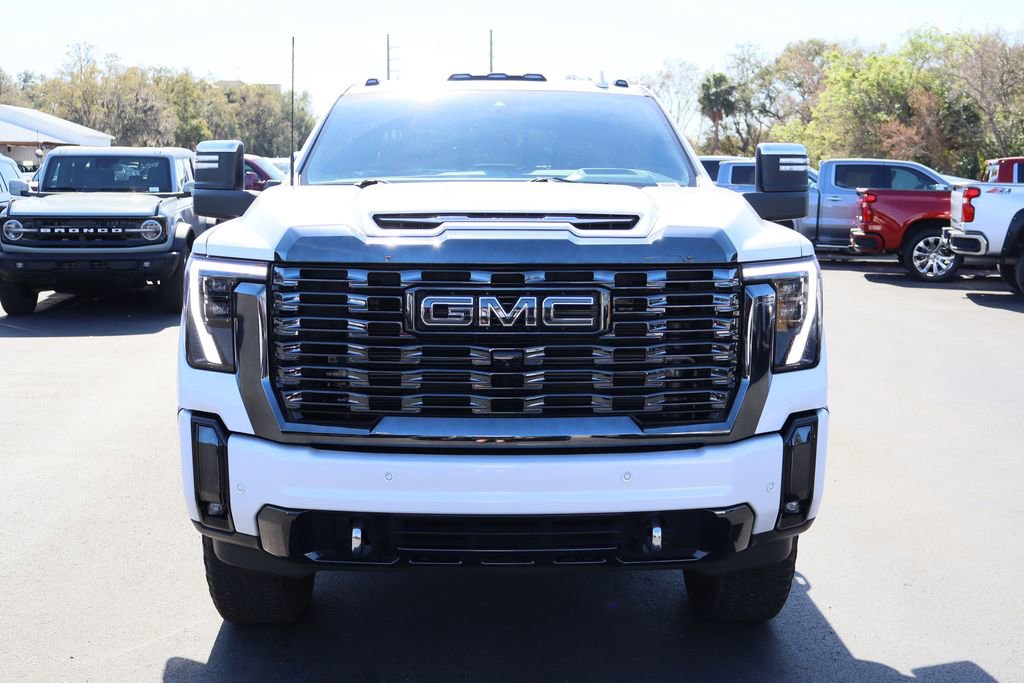 Used 2024 GMC Sierra 2500 Denali Ultimate image 3