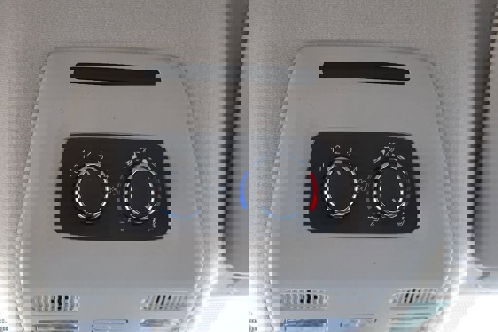 Used 2024 Ford Transit 350 XLT image 23