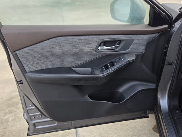 Used 2023 Nissan Rogue SV image 20