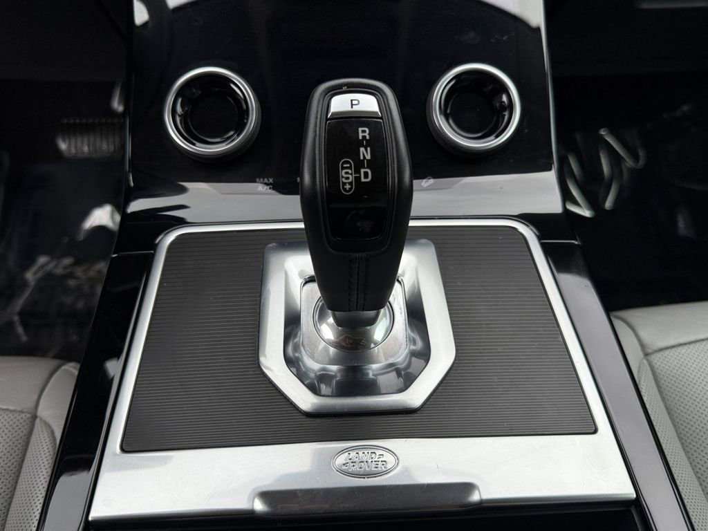 Used 2020 Land Rover Range Rover Evoque S AWD/4WD image 18