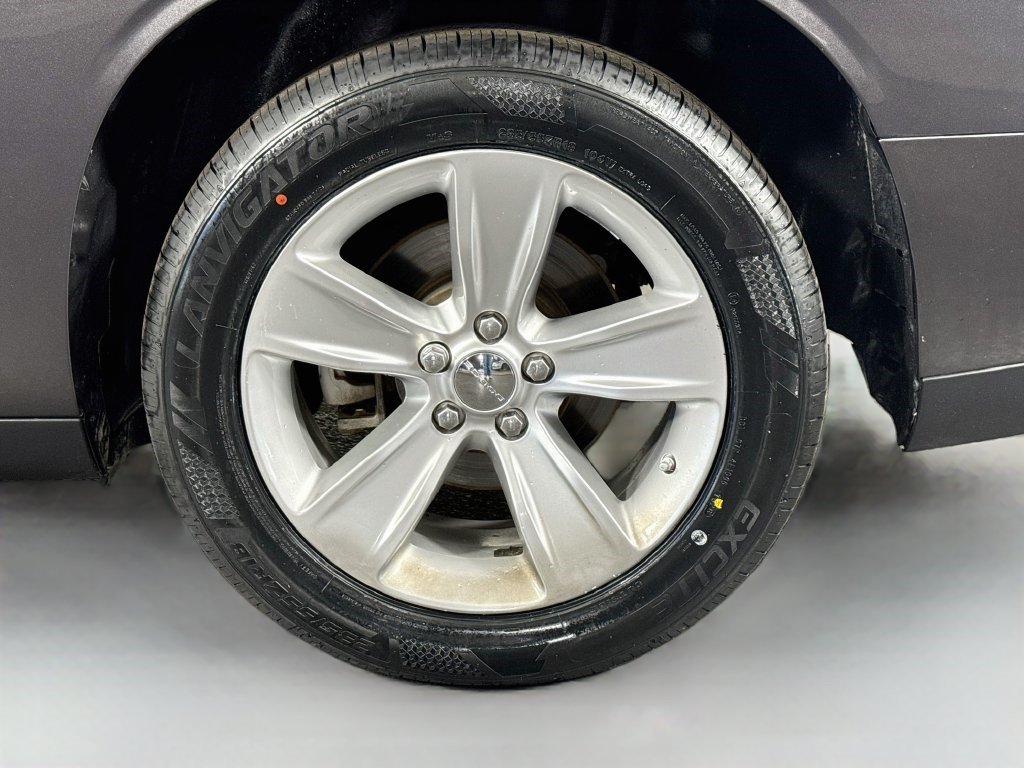Used 2023 Dodge Challenger SXT RWD image 34