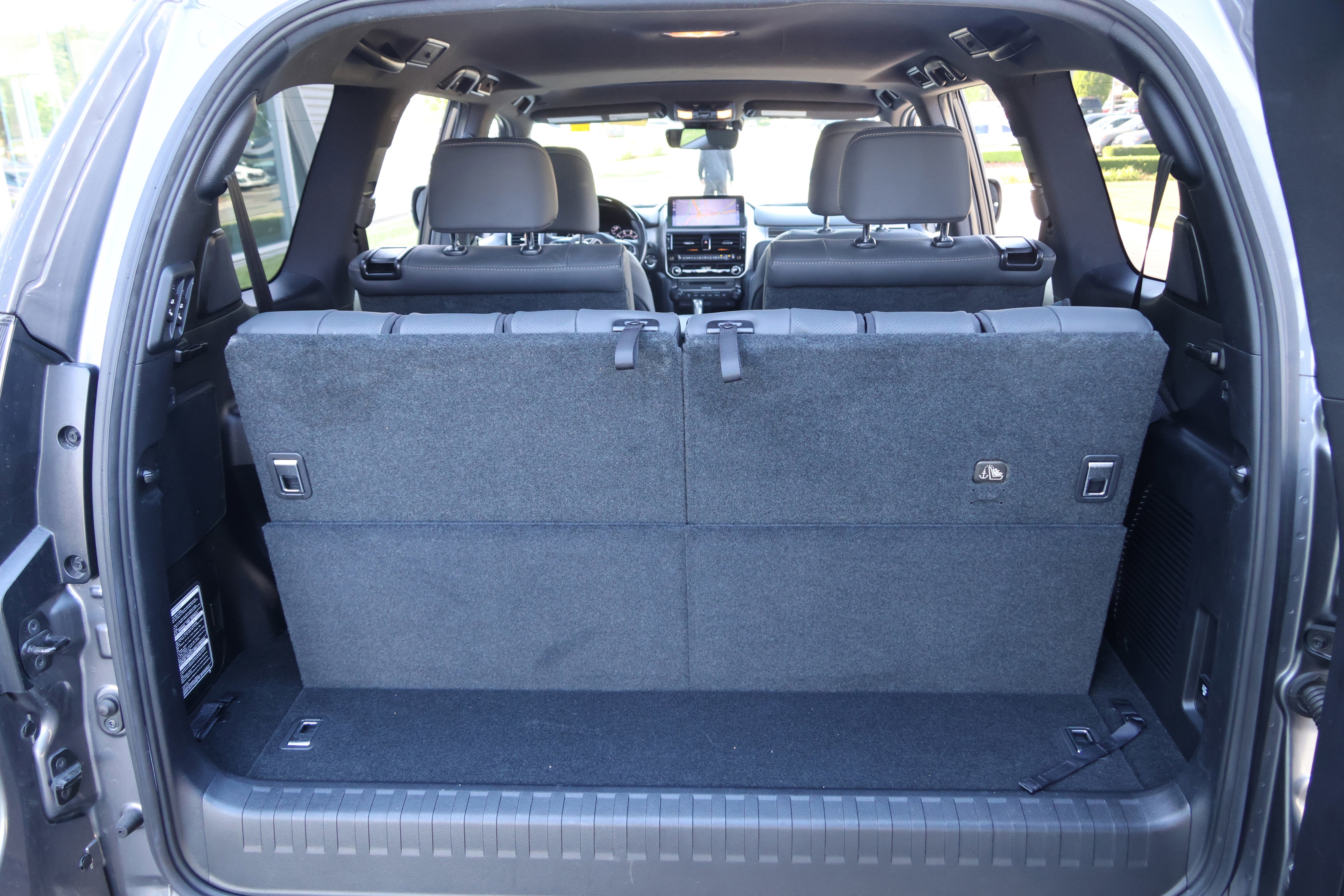Used 2023 Lexus GX 460 Premium w/ Accessory Package AWD/4WD image 37