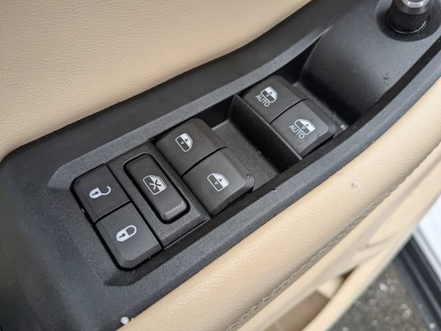 Certified 2023 Jeep Grand Cherokee Limited AWD/4WD image 11