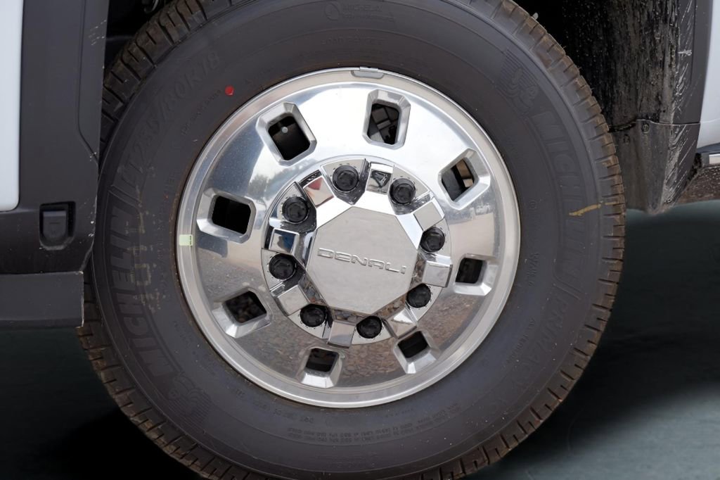 New 2026 GMC Sierra 3500 Denali Ultimate image 2
