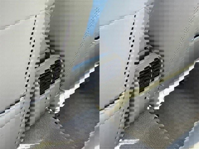 Used 2007 Lincoln Town Car Signature Limited image 15