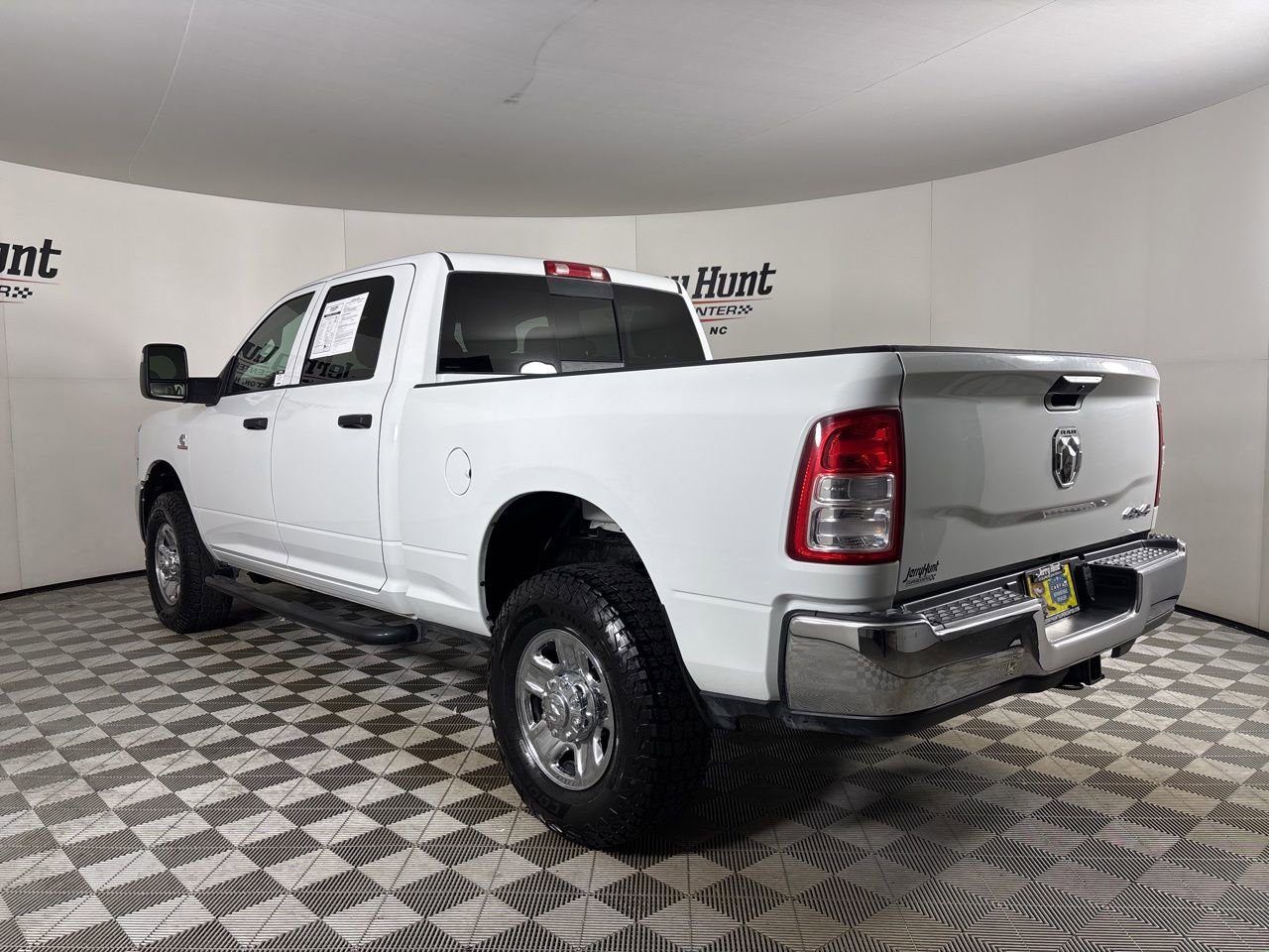 Used 2024 RAM 2500 Tradesman w/ Chrome Appearance Group image 6