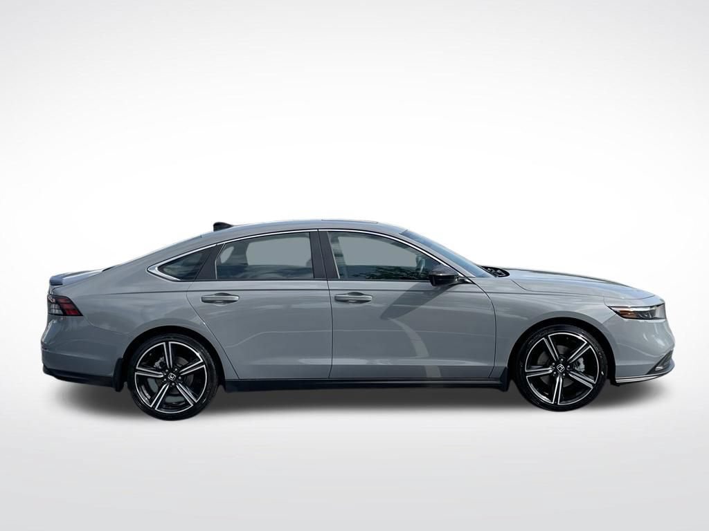 Used 2025 Honda Accord Sport image 7