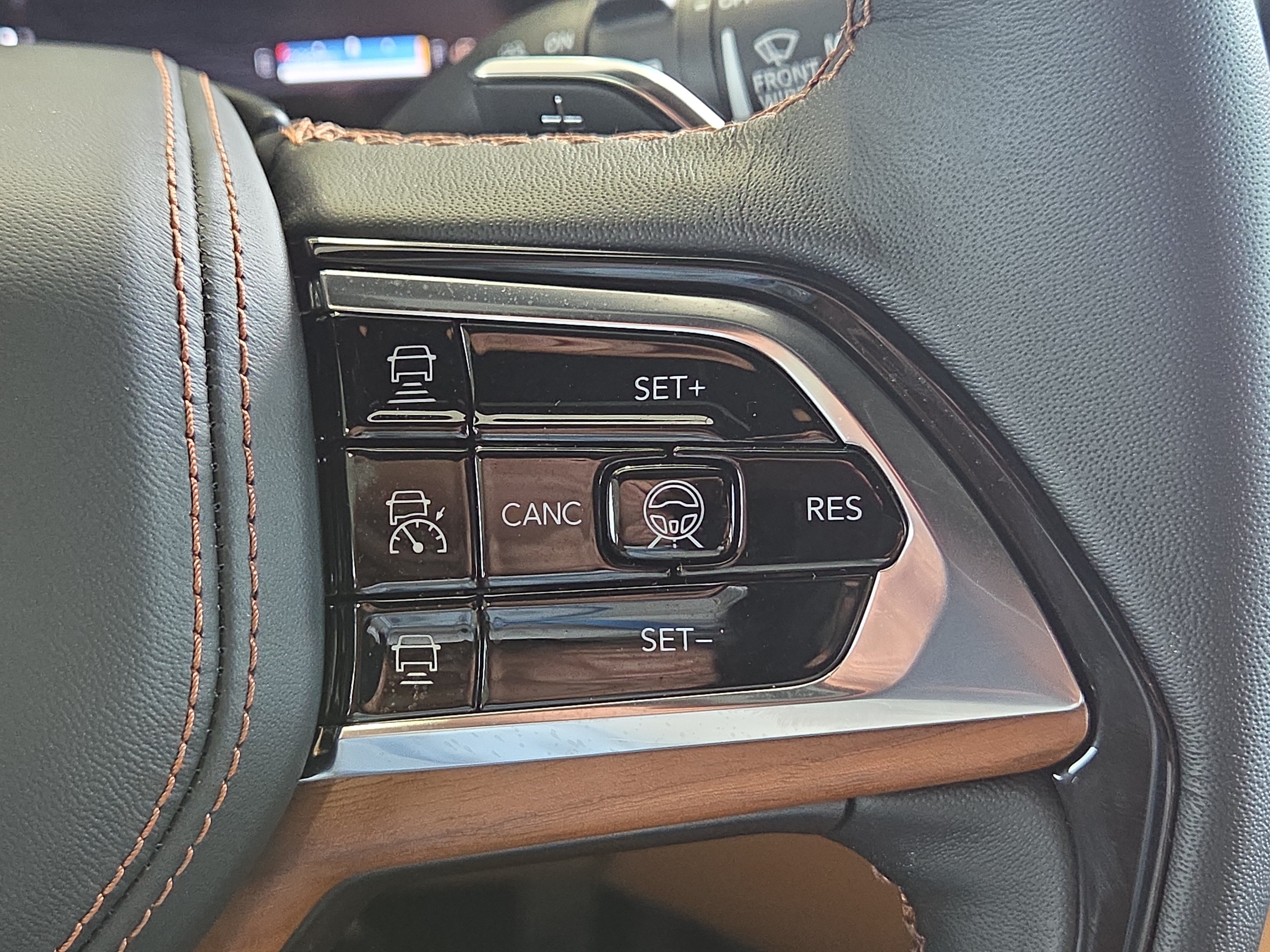 New 2025 Jeep Grand Cherokee L Summit AWD/4WD image 29