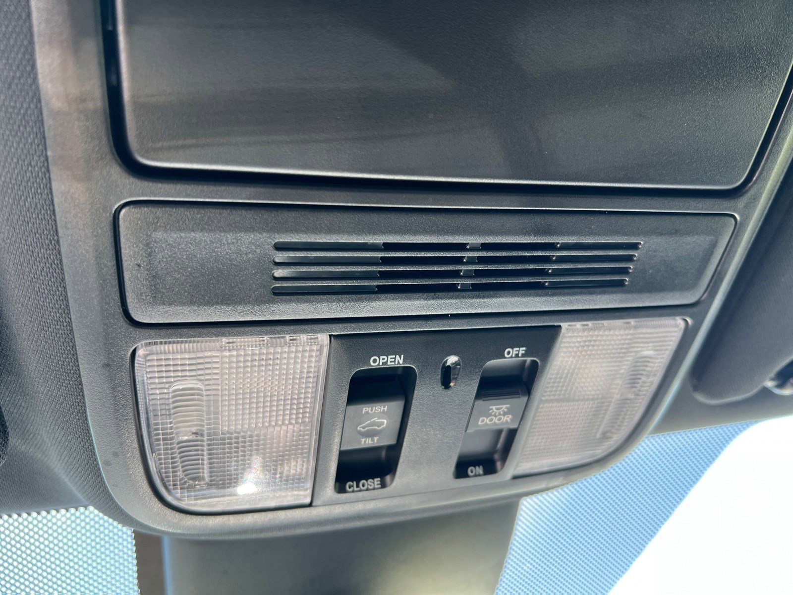 Used 2024 Honda Odyssey Sport image 31