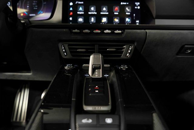 Used 2025 Porsche 911 Carrera GTS image 22