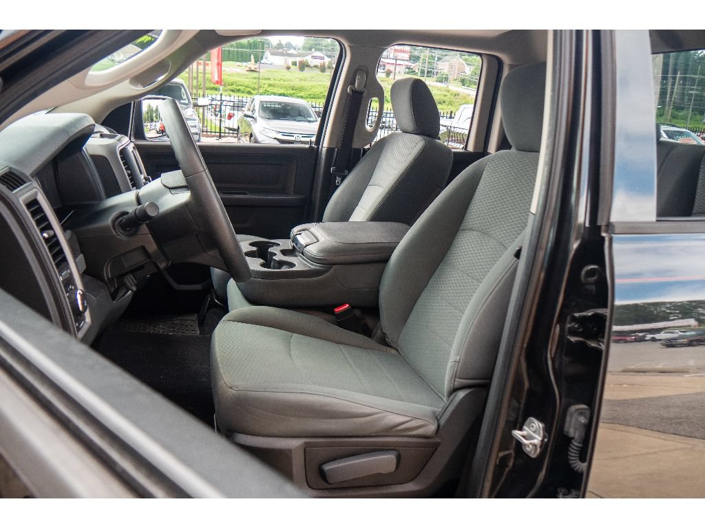 Used 2018 RAM 1500 Express w/ Express Value Package AWD/4WD image 12