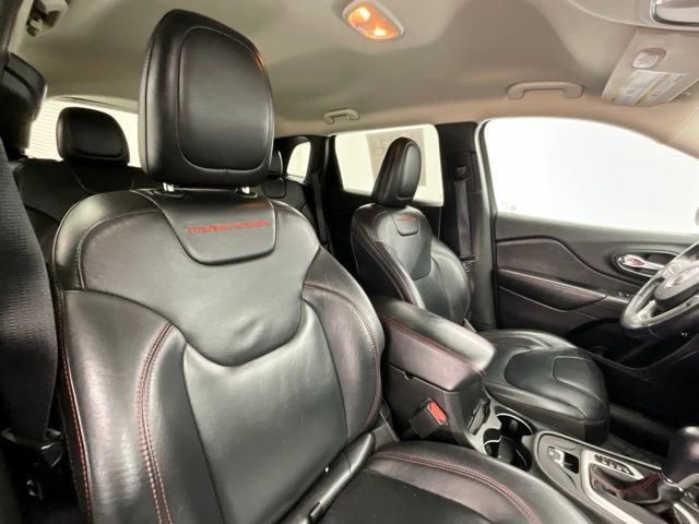 Used 2015 Jeep Cherokee Trailhawk w/ Comfort/Convenience Group image 13