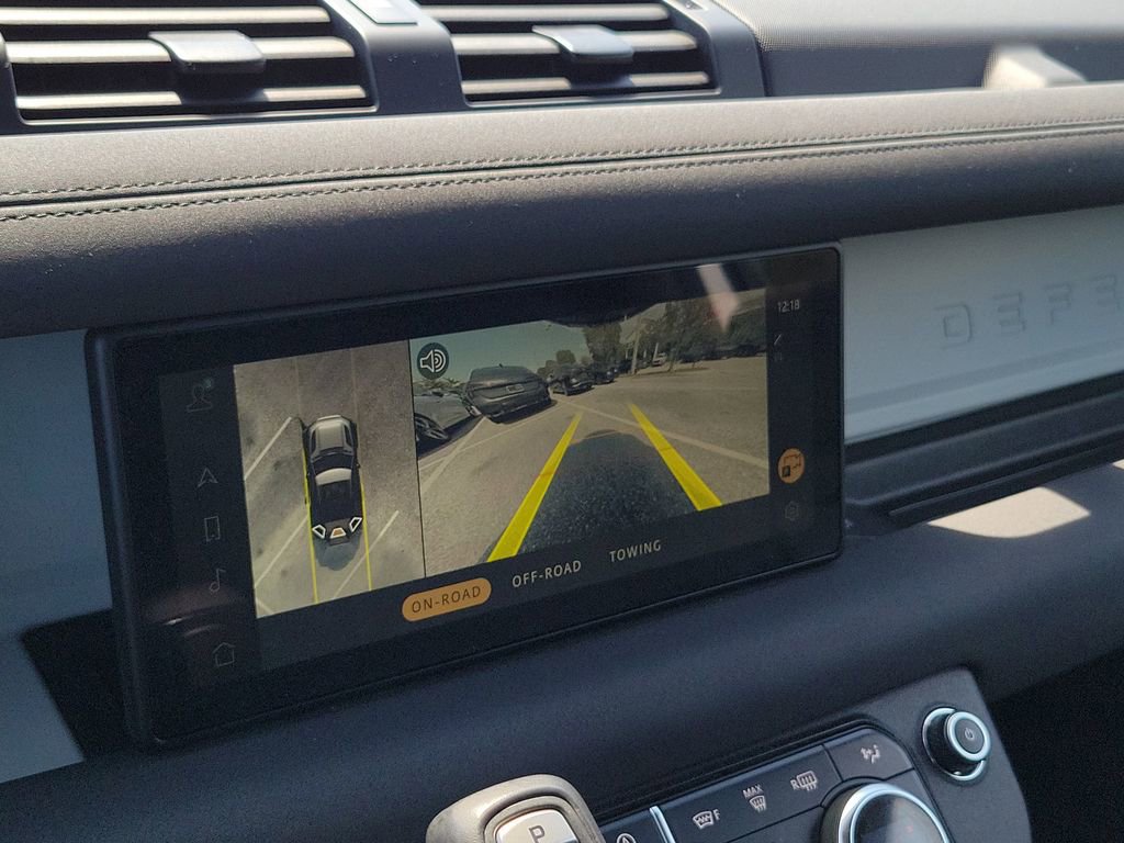 Used 2023 Land Rover Defender 90 X-Dynamic SE image 12