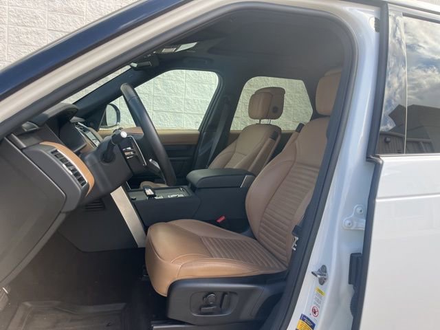 Used 2023 Land Rover Discovery HSE R-Dynamic AWD/4WD image 7