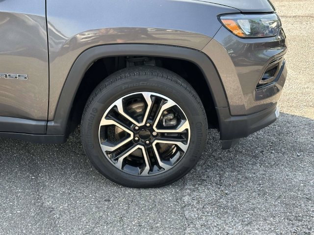 Certified 2023 Jeep Compass Limited AWD/4WD image 10