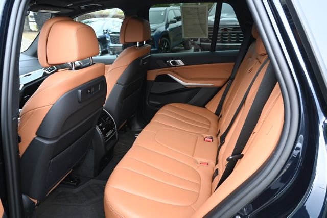 Used 2021 BMW X5 M50i w/ Dynamic Handling Package image 25