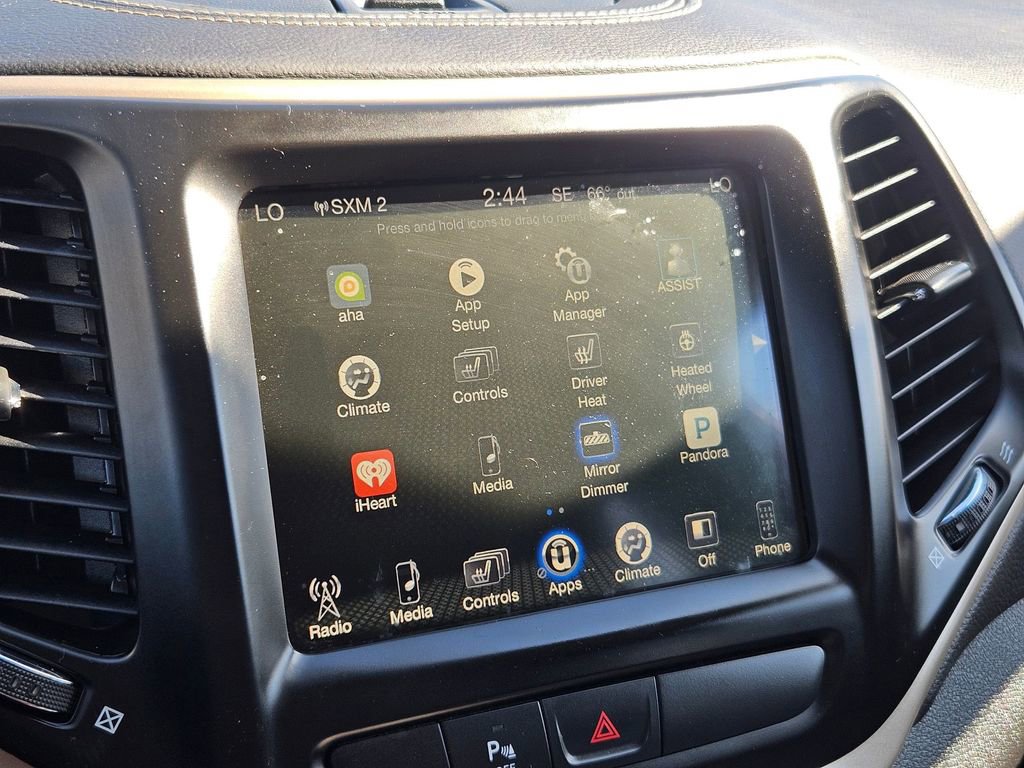 Used 2017 Jeep Cherokee Latitude w/ Comfort/Convenience Group image 17