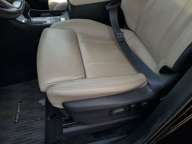Used 2023 Subaru Ascent Limited AWD/4WD image 21