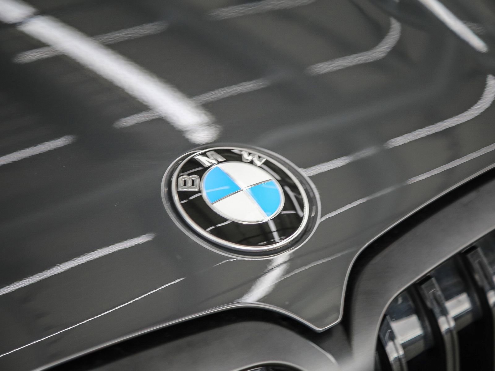 Certified 2025 BMW X7 xDrive40i w/ M Sport Package AWD/4WD image 12