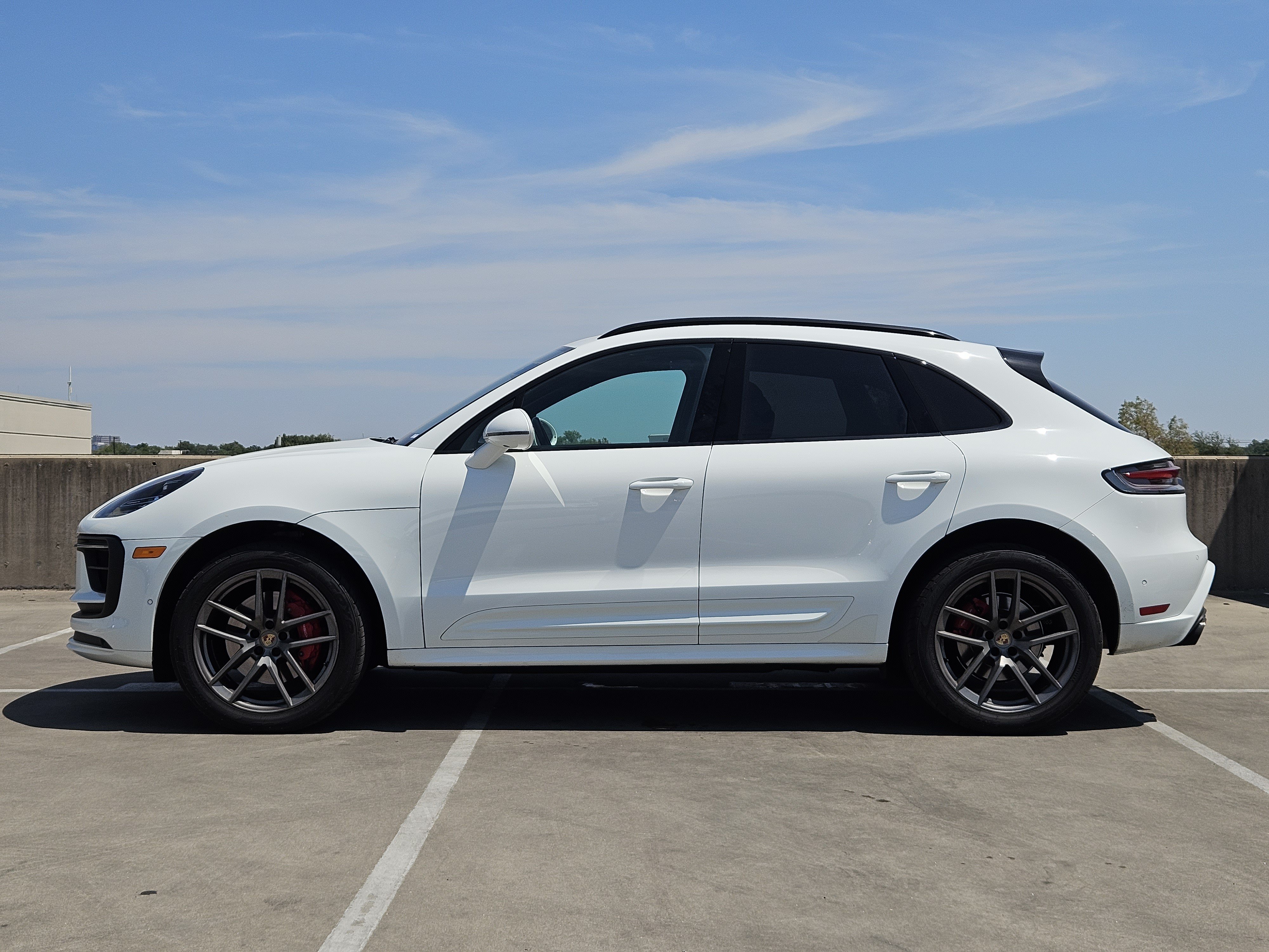 Certified 2022 Porsche Macan S w/ Premium Package Plus AWD/4WD image 2