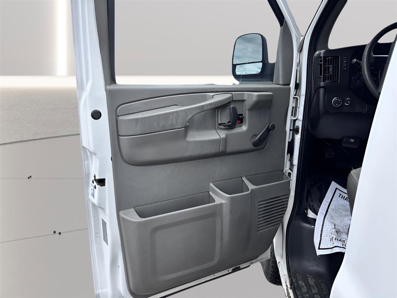 Used 2010 Chevrolet Express 2500 Extended image 21