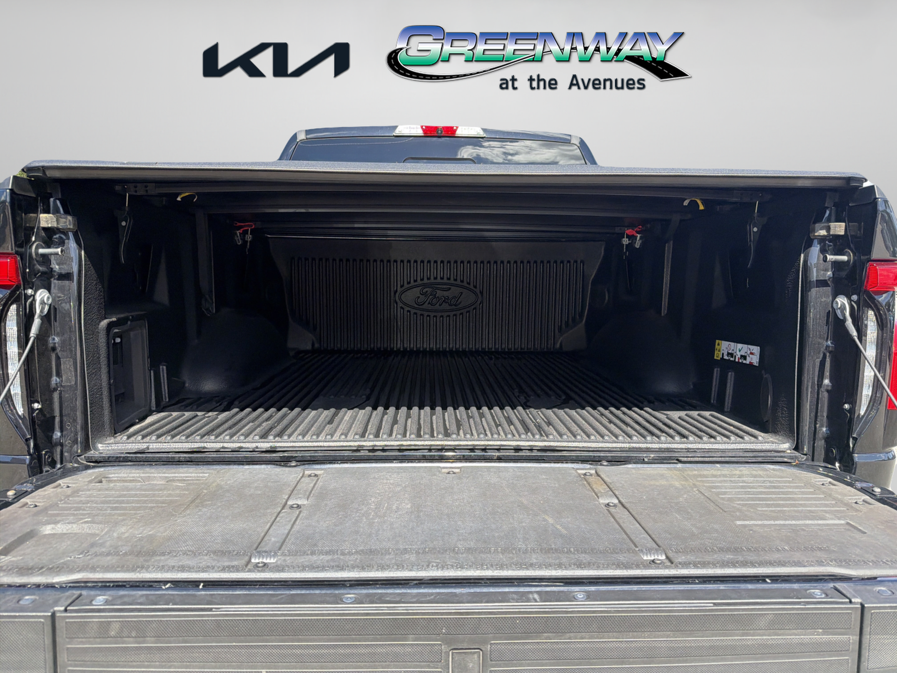 Used 2023 Ford F150 Lightning Lariat AWD/4WD image 24