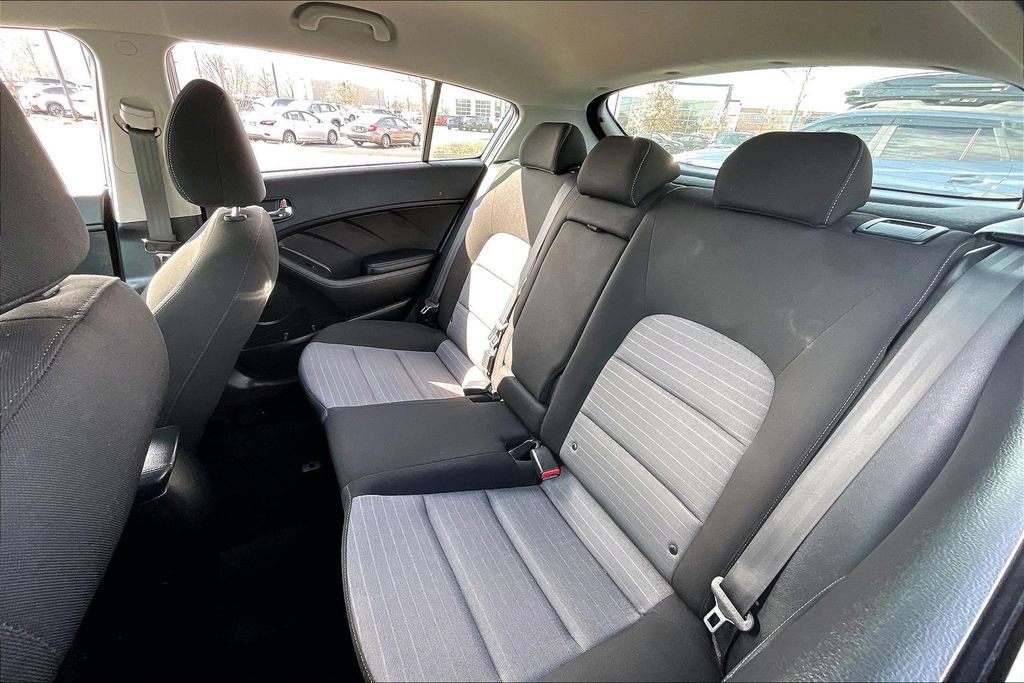 Used 2016 Kia Forte LX image 29