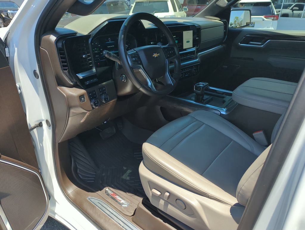 Used 2025 Chevrolet Silverado 1500 LTZ w/ LTZ Premium Texas Edition AWD/4WD image 10