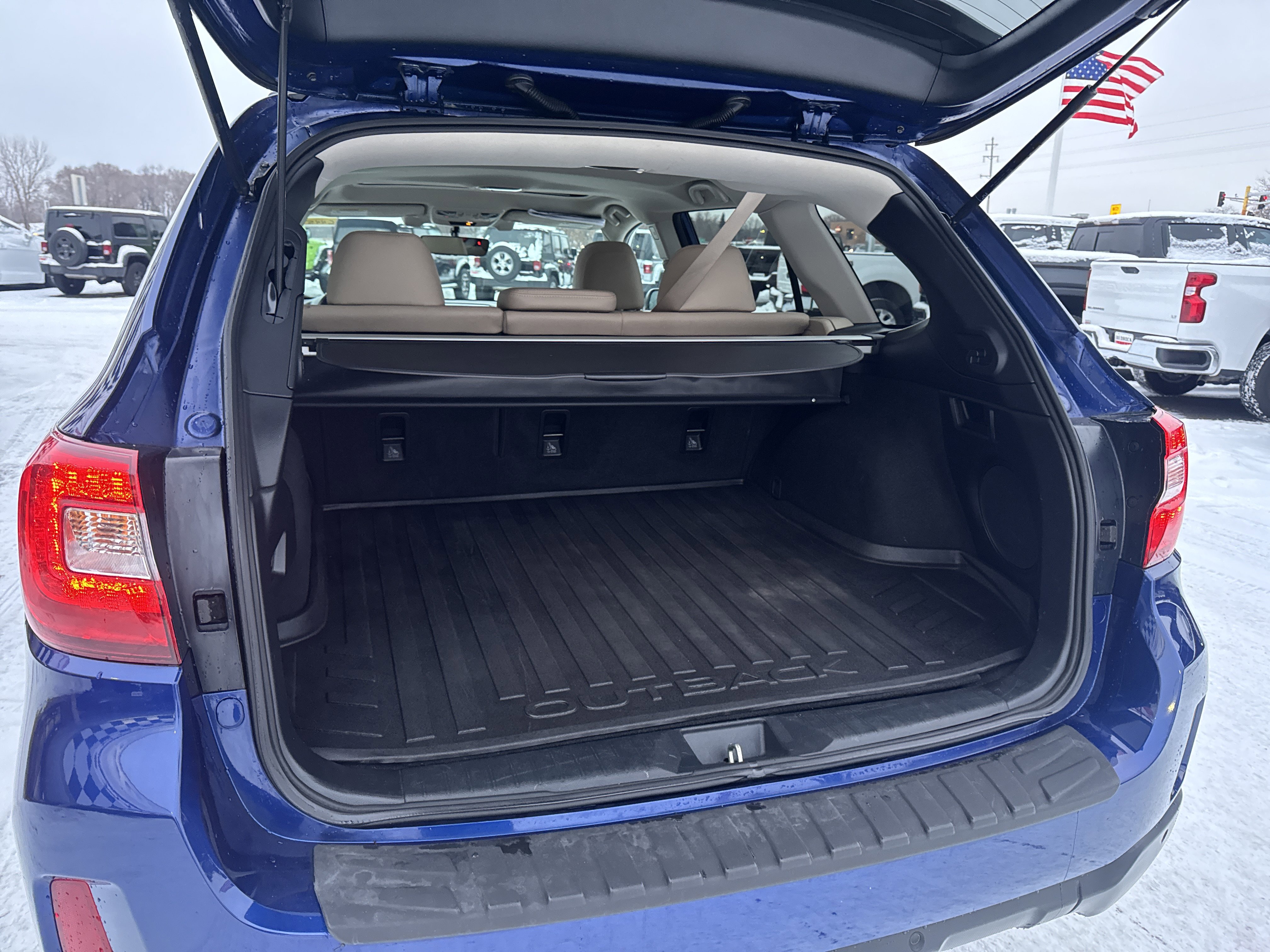 Used 2017 Subaru Outback 2.5i Limited image 31