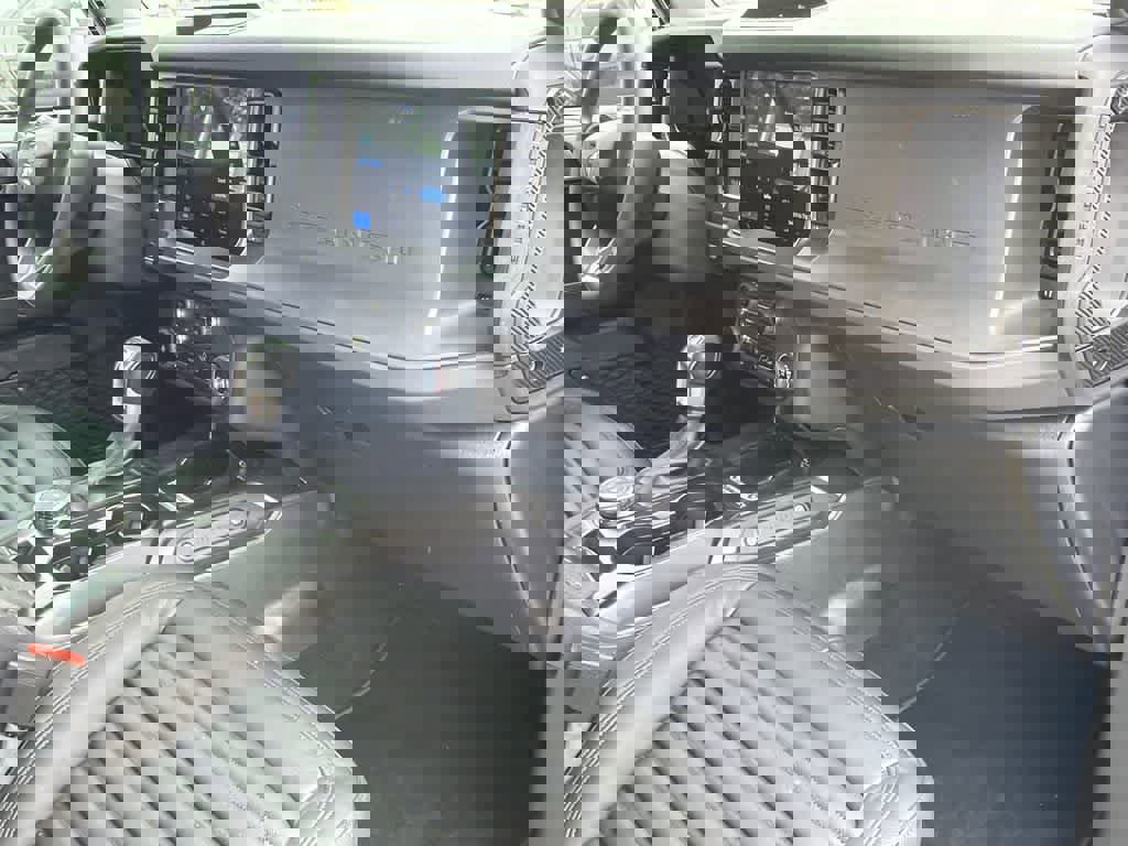 Used 2025 Ford Bronco 4-Door image 13