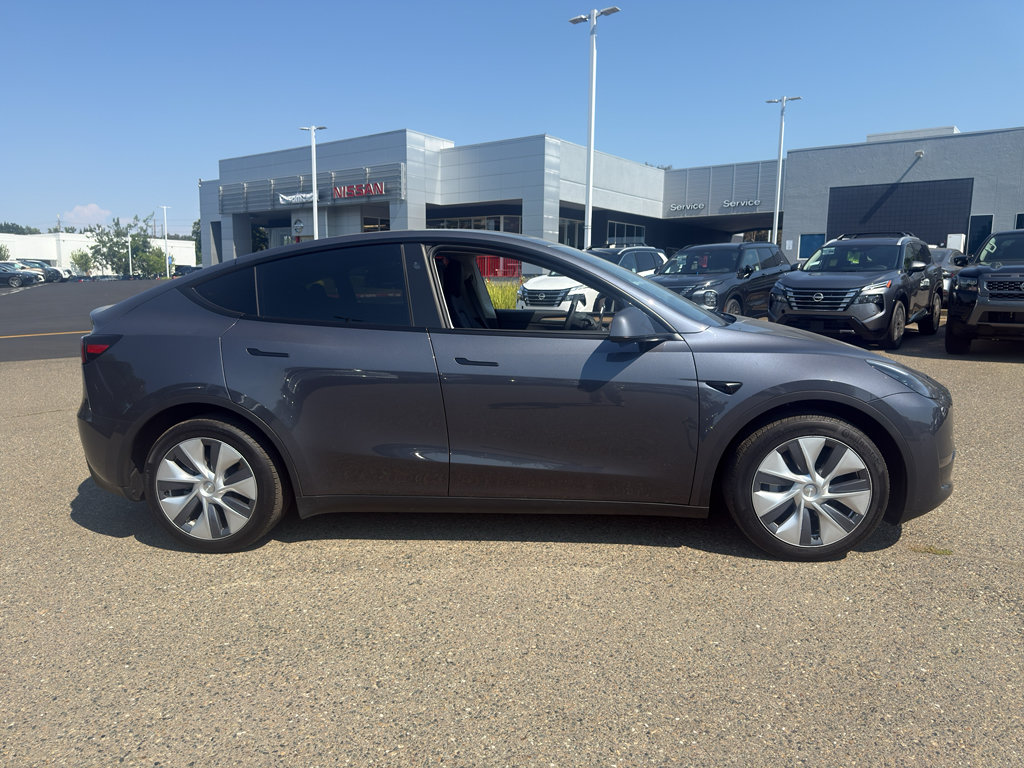 Used 2023 Tesla Model Y Long Range AWD/4WD image 4