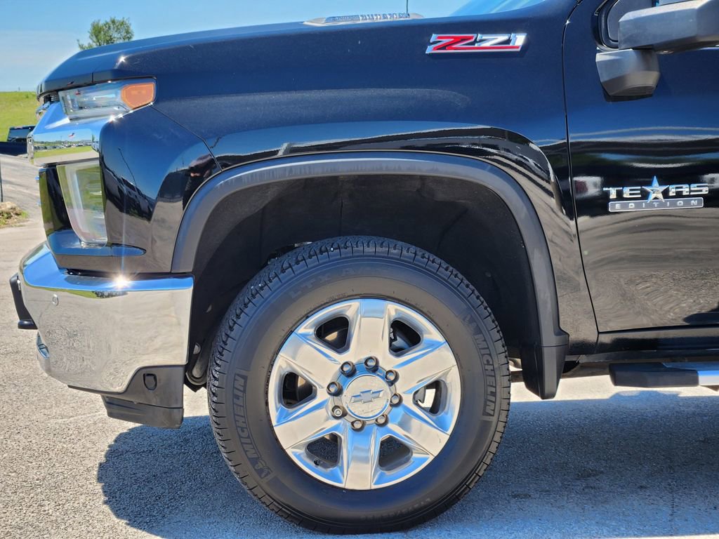 Used 2020 Chevrolet Silverado 3500 LTZ w/ LTZ Texas Edition image 9