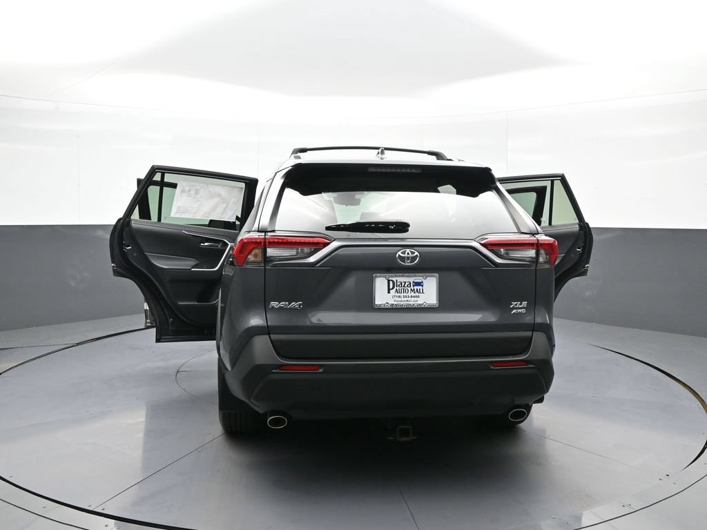 Used 2023 Toyota RAV4 XLE AWD/4WD image 45