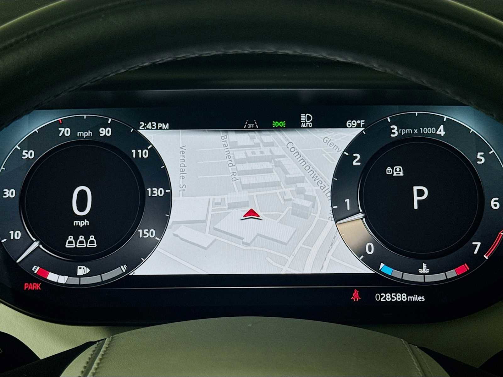 Used 2024 Land Rover Range Rover Sport SE image 13