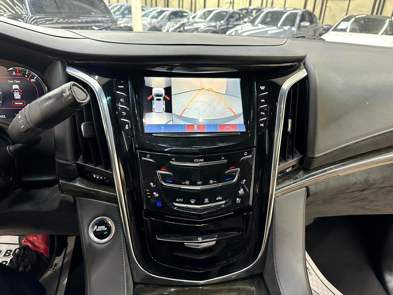 Used 2017 Cadillac Escalade Platinum image 28