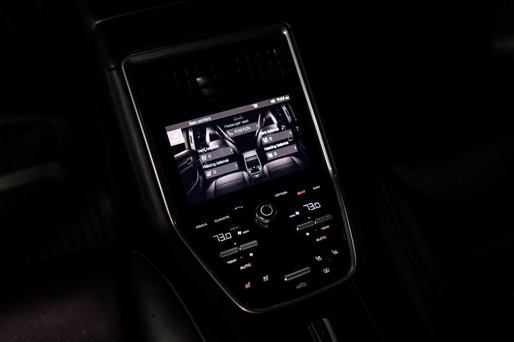 Used 2019 Porsche Panamera Turbo S image 39