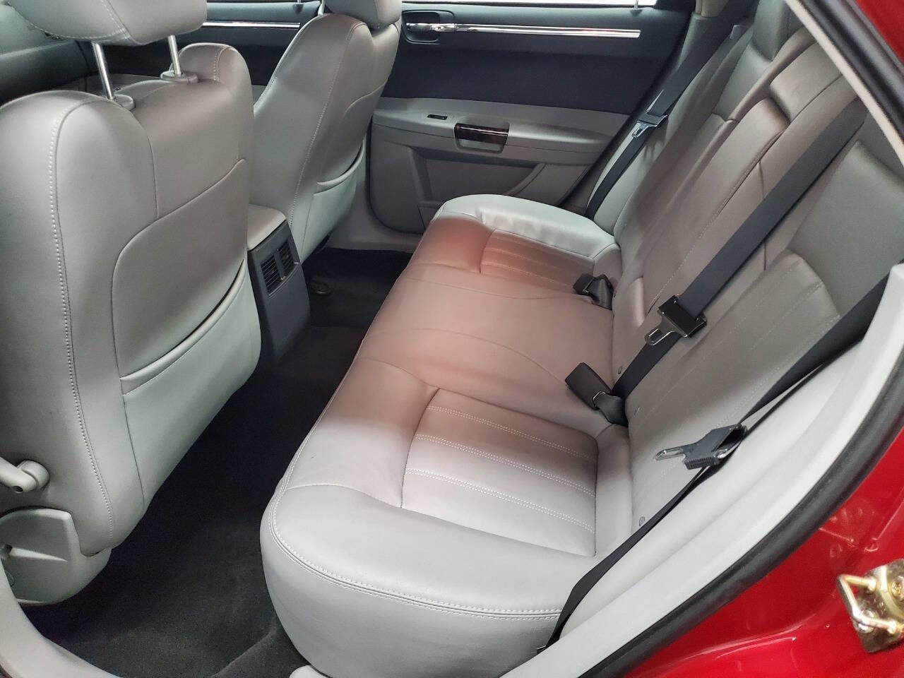 Used 2007 Chrysler 300 C image 12