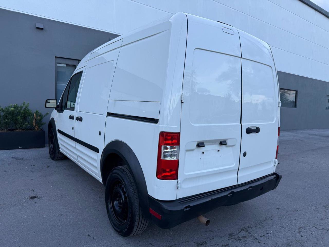 Used 2013 Ford Transit Connect XL FWD image 2