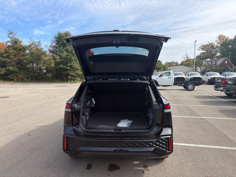 New 2026 Volkswagen Tiguan SE R-Line AWD/4WD image 9