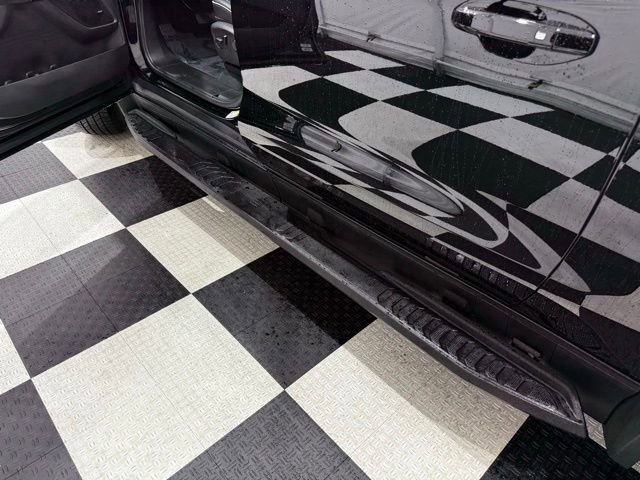 Used 2025 Chevrolet Silverado EV LT image 31