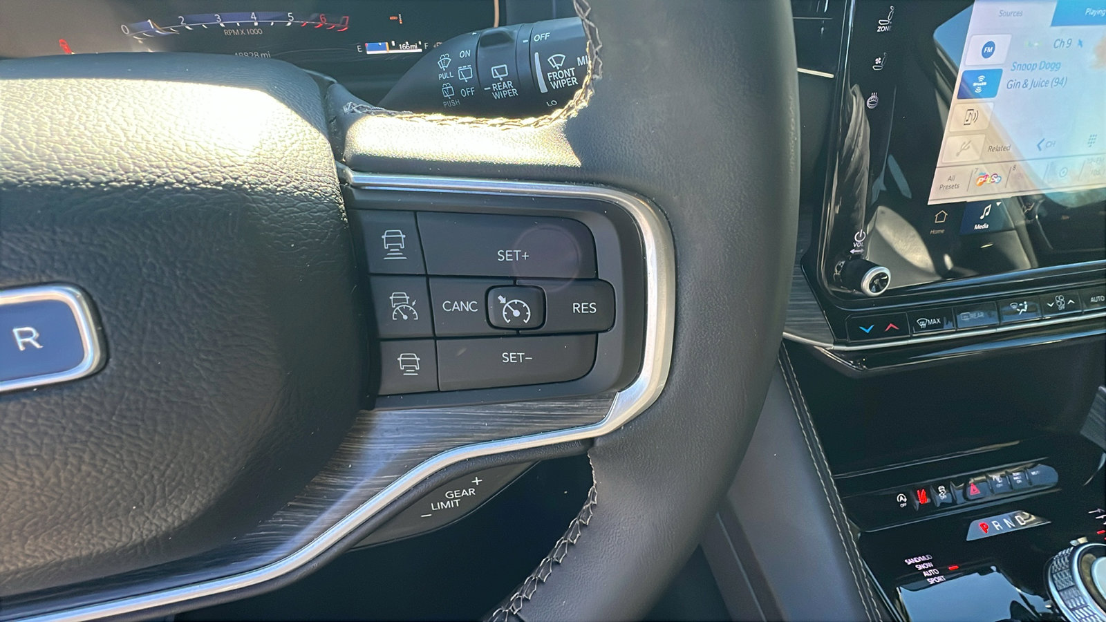 Certified 2024 Jeep Wagoneer Series III image 30