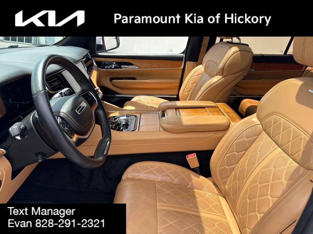 Used 2022 Jeep Grand Wagoneer Series III AWD/4WD image 26