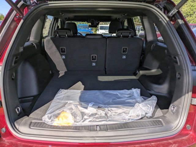 New 2025 Jeep Grand Cherokee Altitude RWD image 11