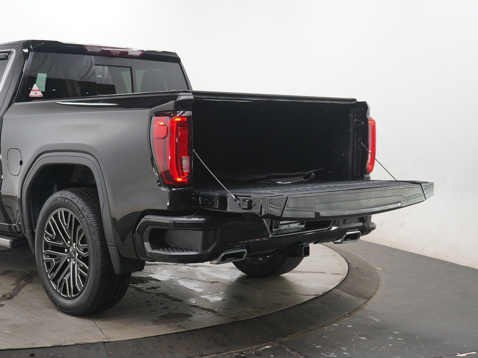 Used 2022 GMC Sierra 1500 Denali Ultimate image 9