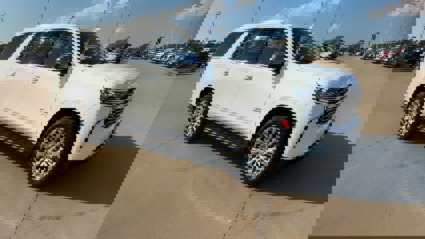 Used 2021 Chevrolet Tahoe Premier w/ Premium Package image 3