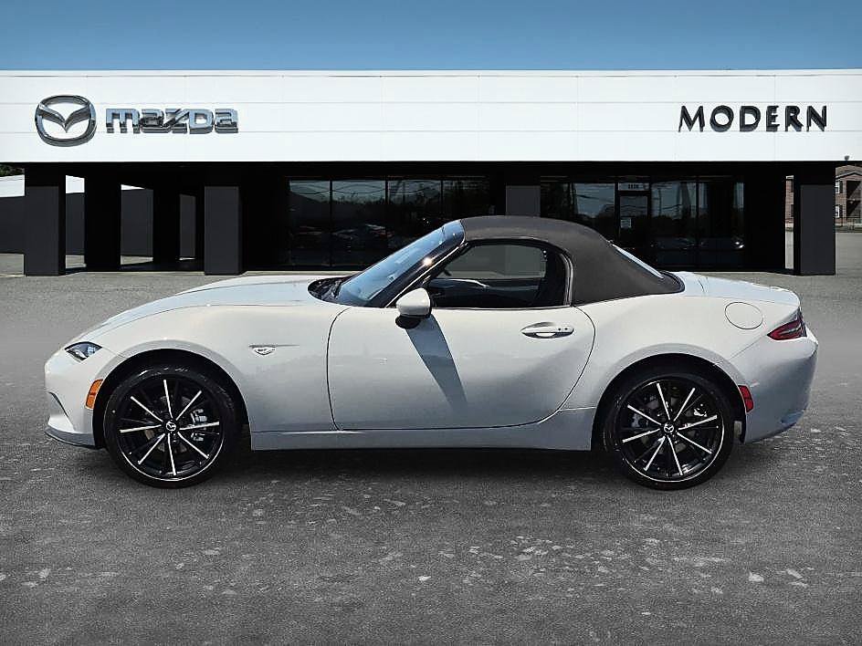 New 2026 MAZDA MX-5 Miata Grand Touring RWD image 2