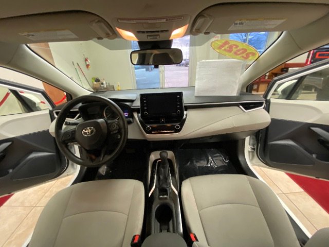 Used 2021 Toyota Corolla LE FWD image 19