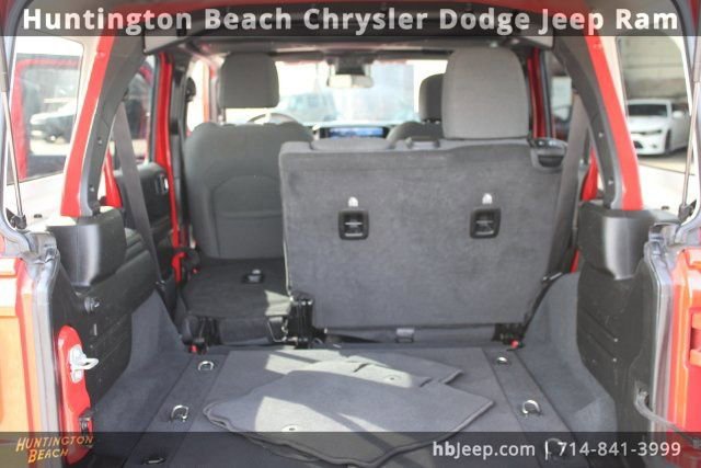 Used 2024 Jeep Wrangler Sahara image 39