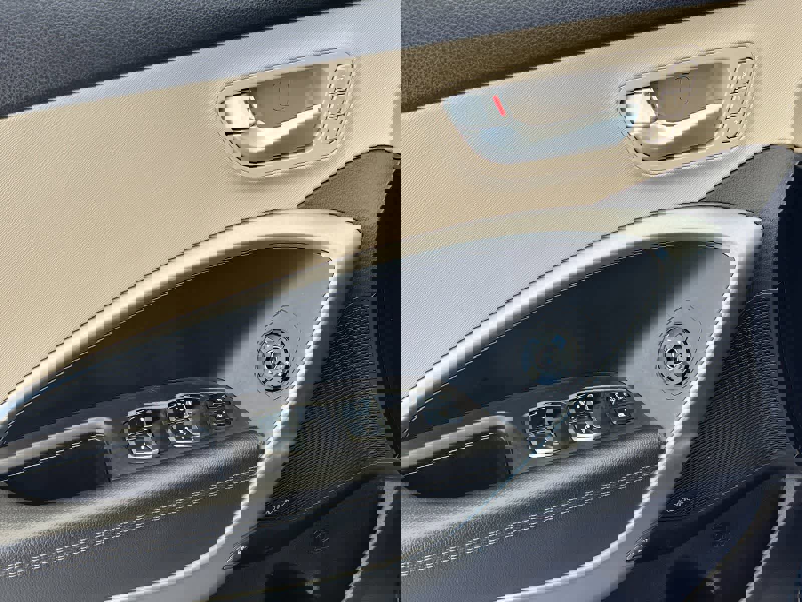 Used 2015 Hyundai Santa Fe Limited w/ Option Group 04 image 13