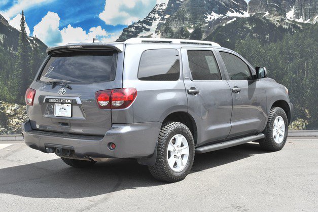 Used 2020 Toyota Sequoia SR5 AWD/4WD image 3